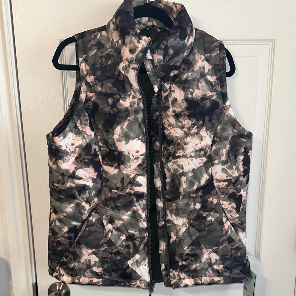 DSG Multicolor Camouflage Vest. Lightweight